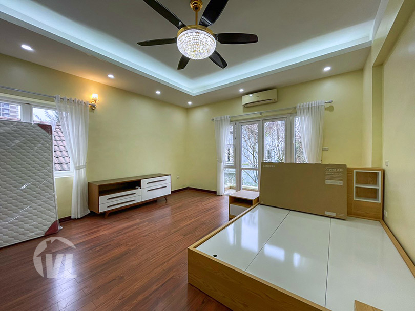 333 New furnished 5 beds house to rent in Tay Ho district