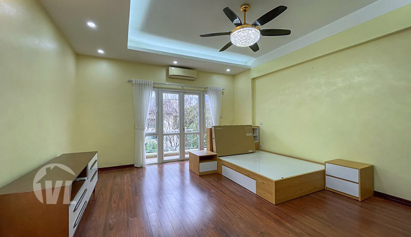 New furnished 5 beds house to rent in Tay Ho district