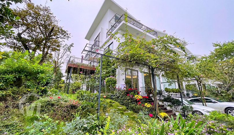 Villa with garden close to the French School in Hanoi Long Bien