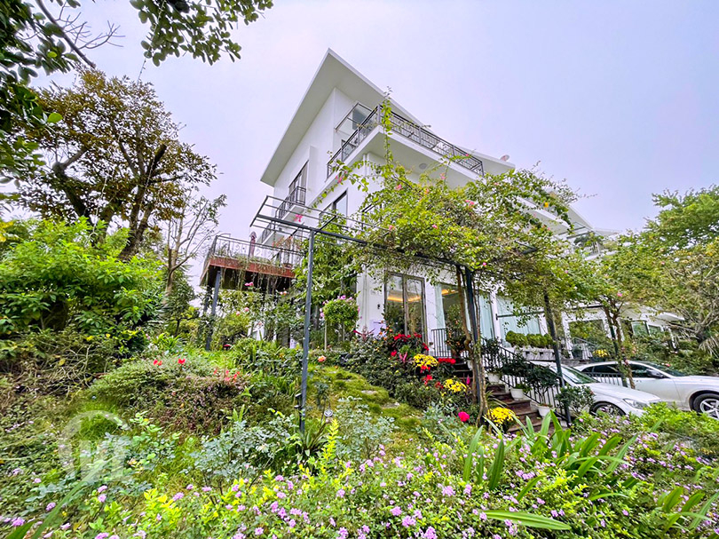 222 Villa with garden close to the French School in Hanoi Long Bien