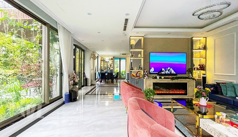 Villa with garden close to the French School in Hanoi Long Bien