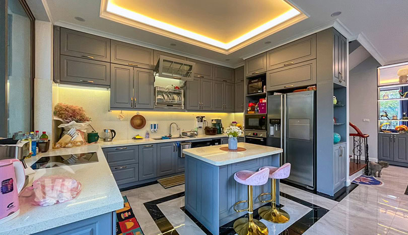 Villa with garden close to the French School in Hanoi Long Bien