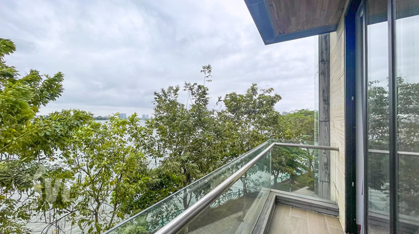 duplex apartment on the West Lake between Ciputra and Tay Ho