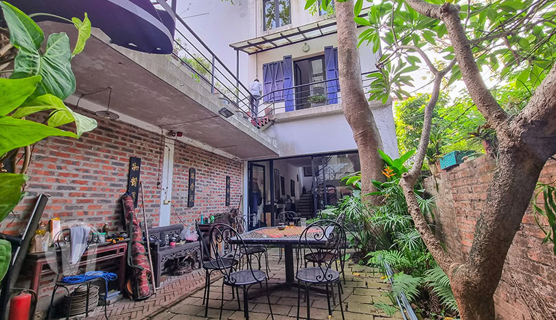 Beautiful house with garden to rent in Long Bien close to LFAY