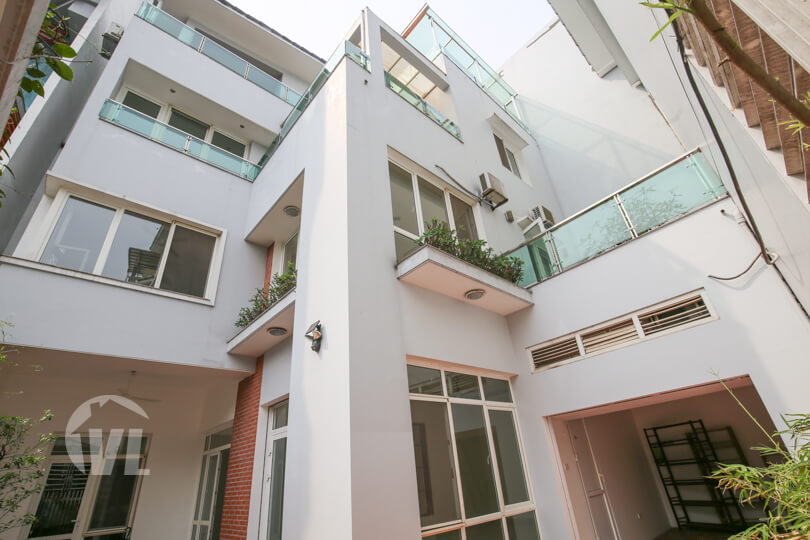 222 Modern house with car access in Tay Ho close to the West Lake