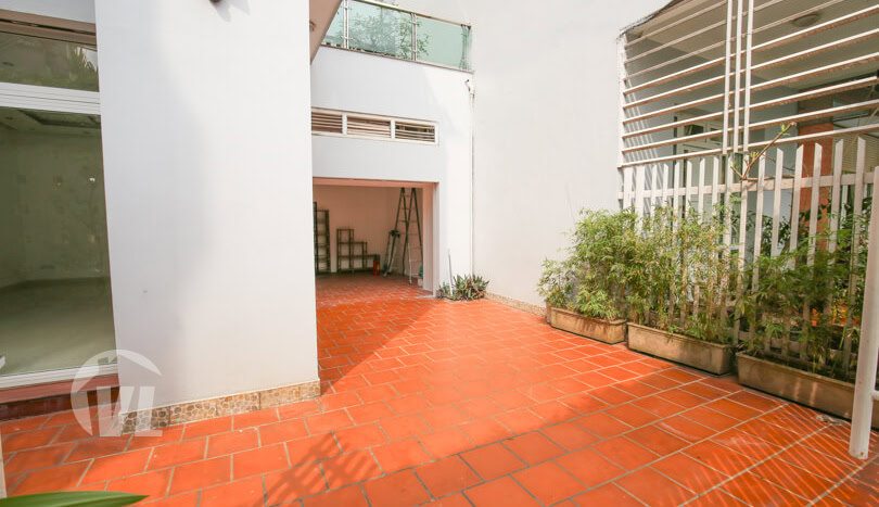 Modern house with car access in Tay Ho close to the West Lake