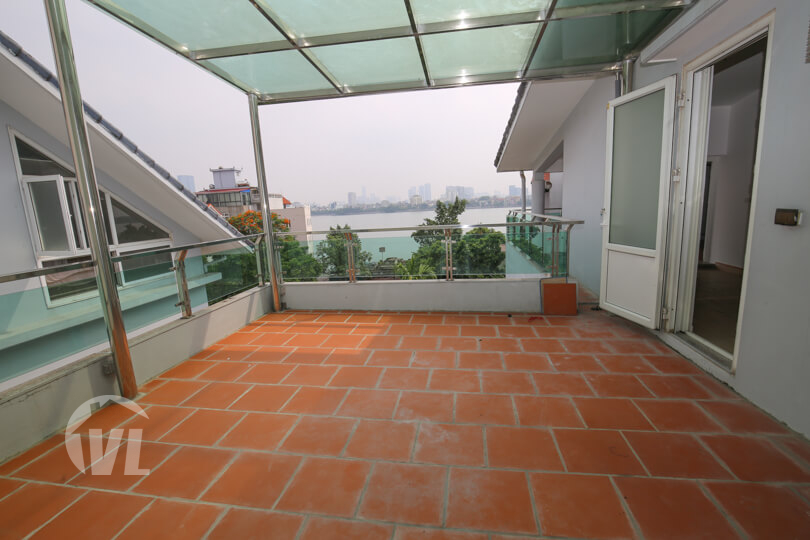 333 Modern house with car access in Tay Ho close to the West Lake