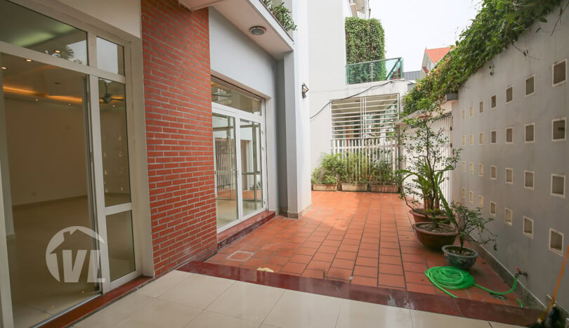 Modern house with car access in Tay Ho close to the West Lake