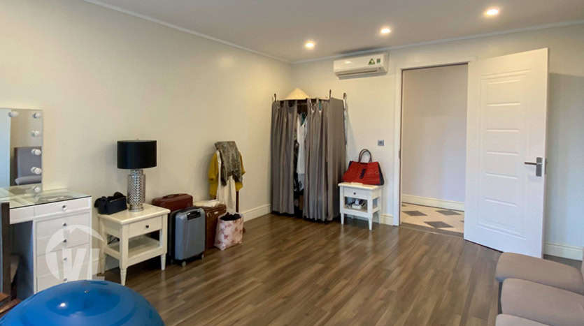 Splendid 4 bedrooms flat to lease in the Link Ciputra Hanoi