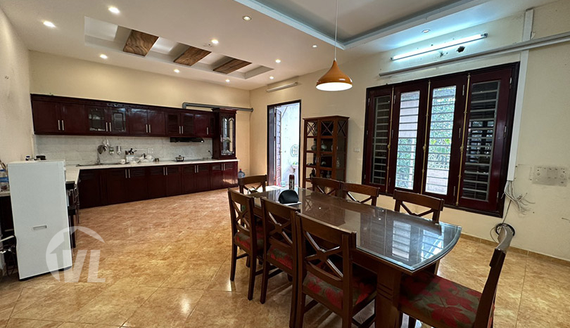 4 bedroom partly furnished house to lease in Long Bien