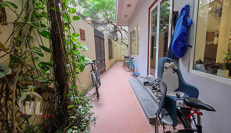 Cosy 4 beds house with yard in Tay Ho district