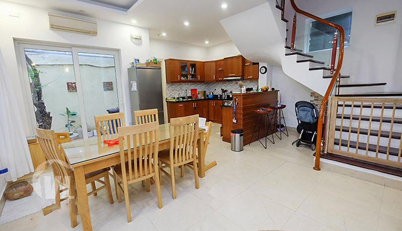 Cosy 4 beds house with yard in Tay Ho district