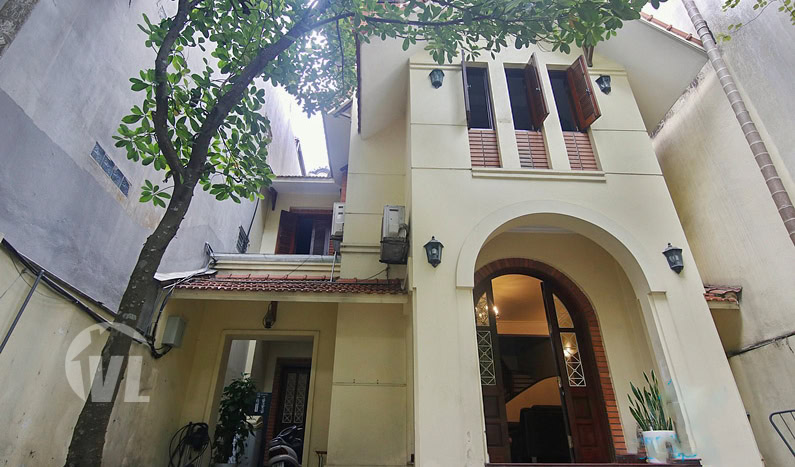 House with yard close to the French School LFAY in Hanoi