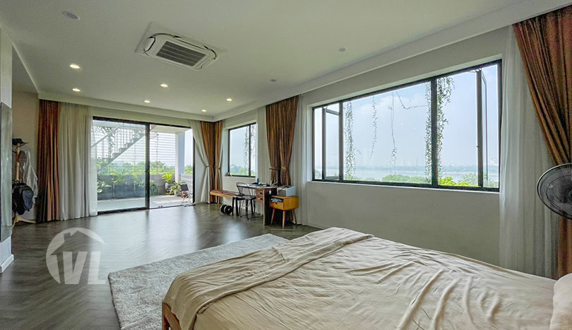 Modern house with garden to rent in Long Bien near French School