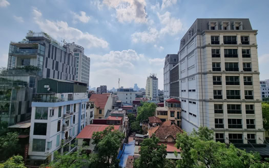 Renovated 3 bedrooms flat to rent in Hoan Kiem district