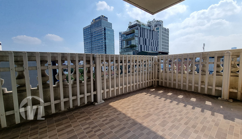 Renovated 3 bedrooms flat to rent in Hoan Kiem district