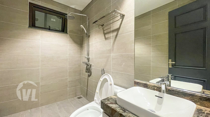220 sq m first class 3 bedrooms apartment to lease in Tay Ho area