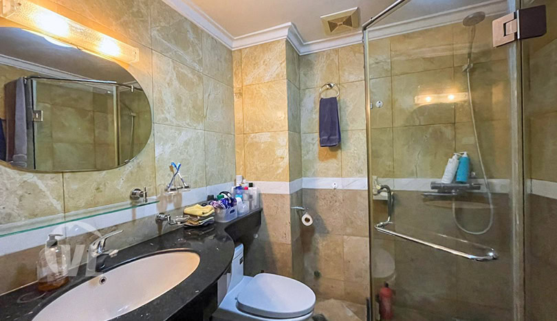 Furnished 3 bedrooms apartment for rent in Truc Bach area