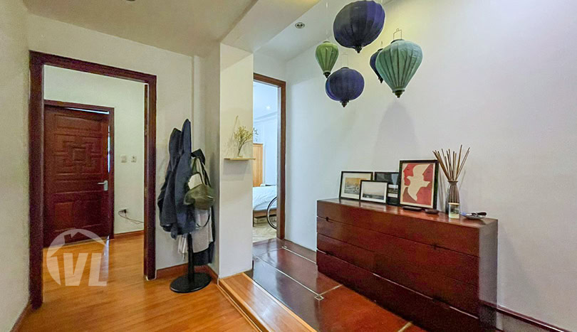 Furnished 3 bedrooms apartment for rent in Truc Bach area
