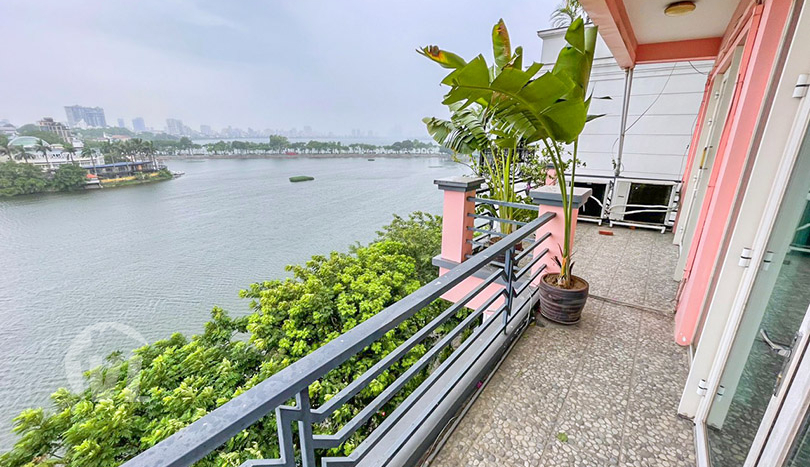 Lake view apartment with terrace to rent in Truc Bach