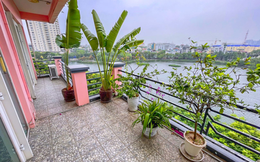 Lake view apartment with terrace to rent in Truc Bach