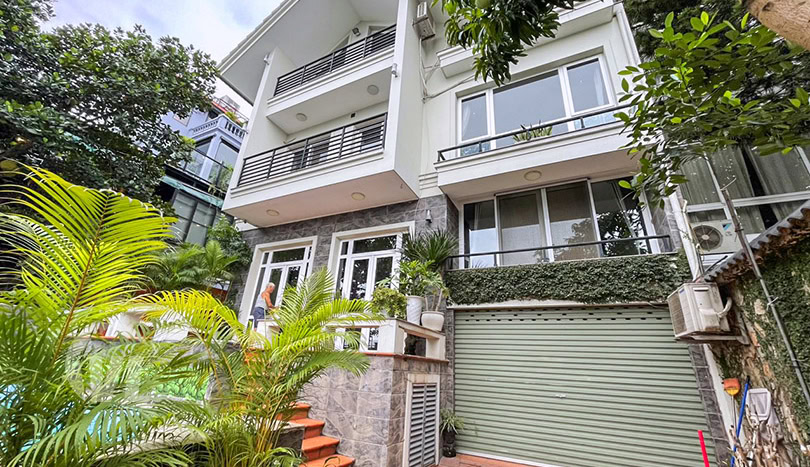 Villa with swimming pool and lake view in Tay Ho for rent