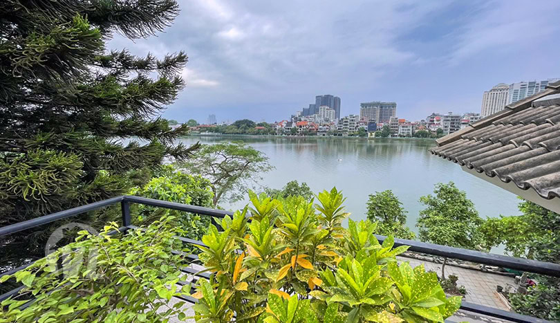 Villa with swimming pool and lake view in Tay Ho for rent