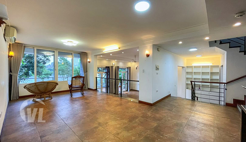 Villa with swimming pool and lake view in Tay Ho for rent