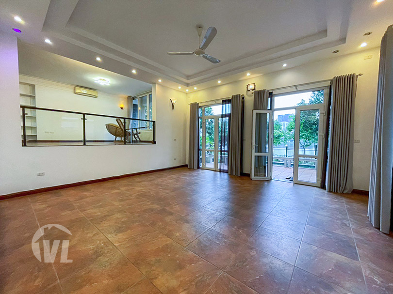 333 Villa with swimming pool and lake view in Tay Ho for rent