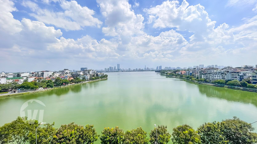 Bright 3 bedroom apartment to rent in Tay Ho on the West Lake