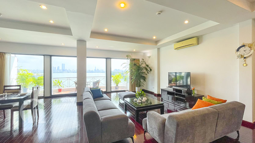 Bright 3 bedroom apartment to rent in Tay Ho on the West Lake