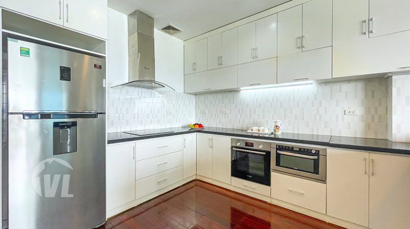 Bright 3 bedroom apartment to rent in Tay Ho on the West Lake