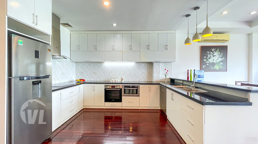 Bright 3 bedroom apartment to rent in Tay Ho on the West Lake