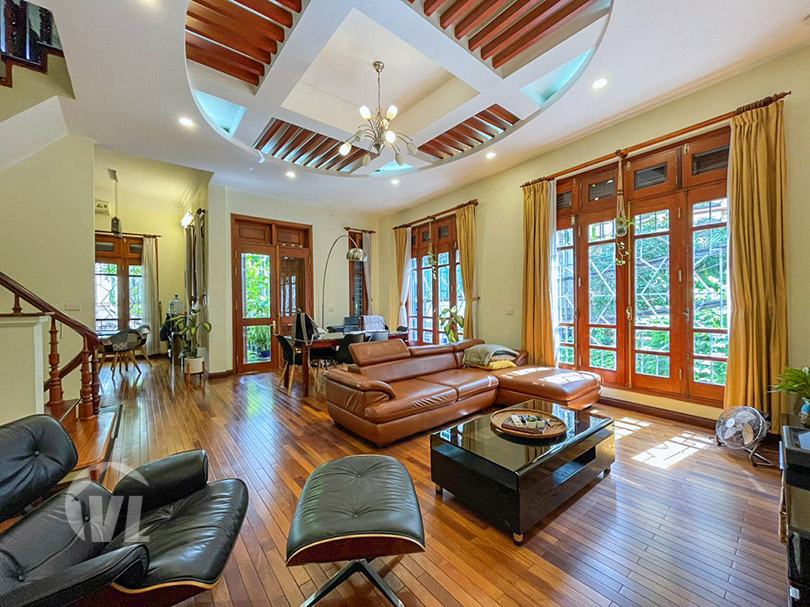 222 Bright 5 bed partly furnished house to rent in Tay Ho