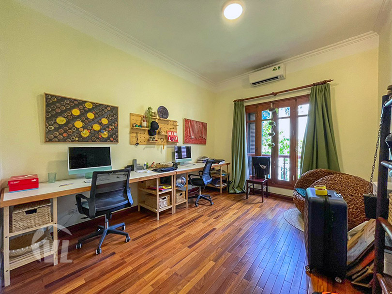 333 Bright 5 bed partly furnished house to rent in Tay Ho