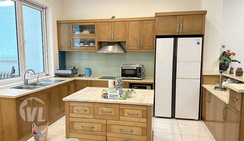 Cozy furnished house to rent close to BIS in Vinhomes Riverside