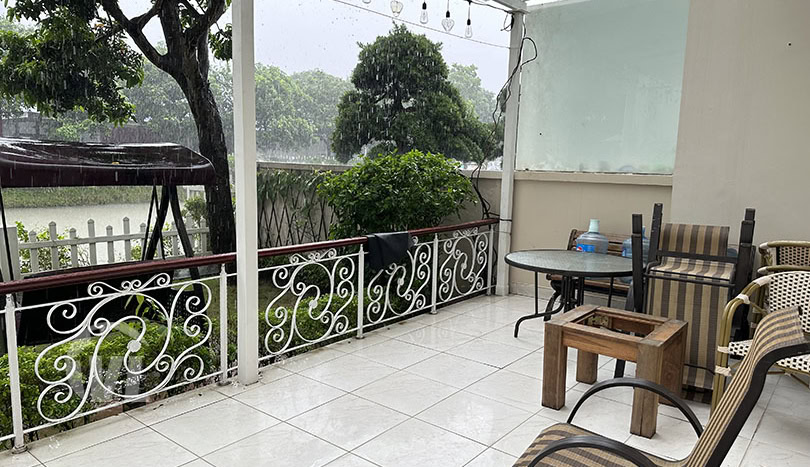 Cozy furnished house to rent close to BIS in Vinhomes Riverside
