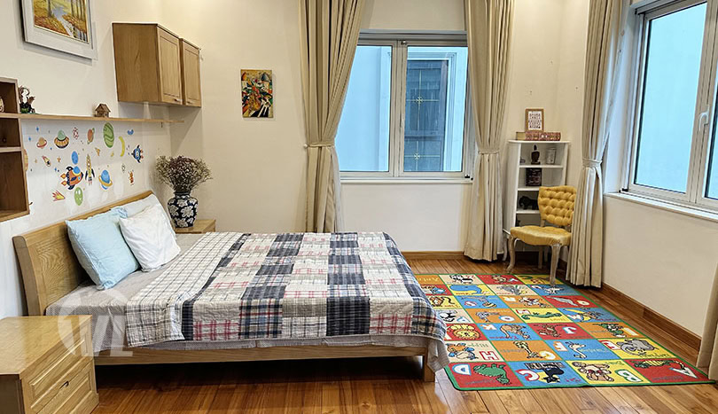 Cozy furnished house to rent close to BIS in Vinhomes Riverside