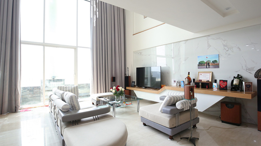 Large 4 bedroom penthouse to rent in Ciputra compound Hanoi