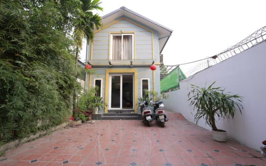 3 bedrooms house with garden to rent in Tay Ho Dang Thai Mai