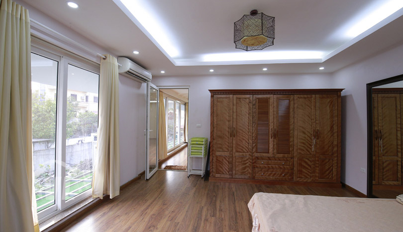 3 bedrooms house with garden to rent in Tay Ho Dang Thai Mai