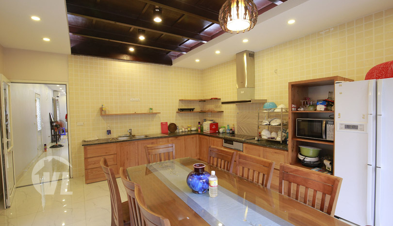 3 bedrooms house with garden to rent in Tay Ho Dang Thai Mai