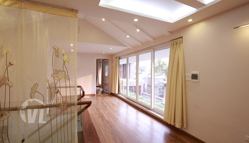 3 bedrooms house with garden to rent in Tay Ho Dang Thai Mai