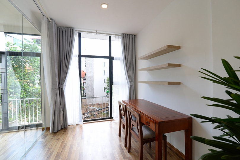 333 Large 4 bedrooms serviced apartment to lease in Tay Ho area