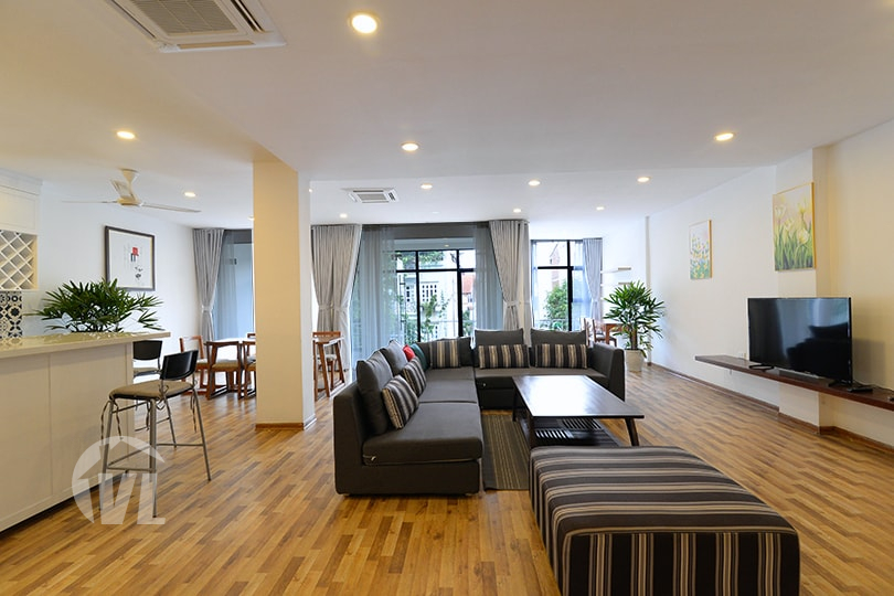 333 Large 4 bedrooms serviced apartment to lease in Tay Ho area