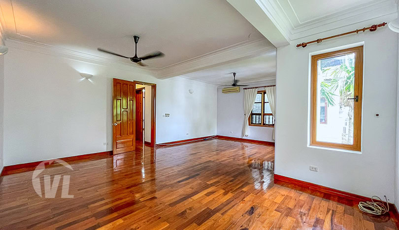 Large villa 6 beds with car access in Tay Ho district