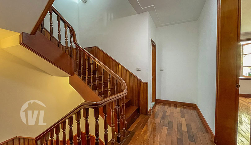 Large villa 6 beds with car access in Tay Ho district