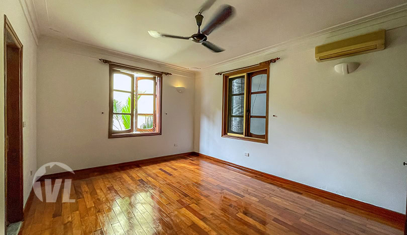 Large villa 6 beds with car access in Tay Ho district