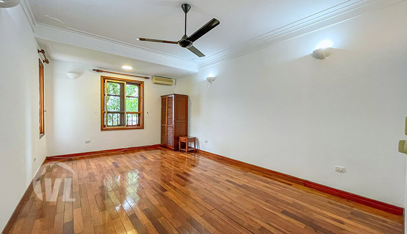 Large villa 6 beds with car access in Tay Ho district