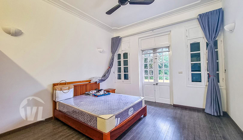 Airy furnished house with grass garden to rent in Hanoi Tay Ho area